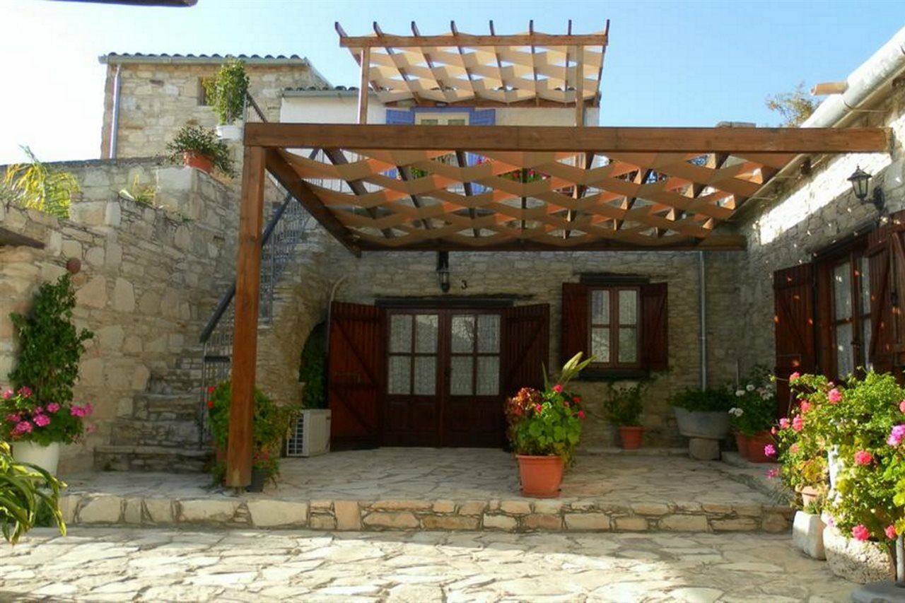 Traditional Village Houses Skarinou Exterior foto