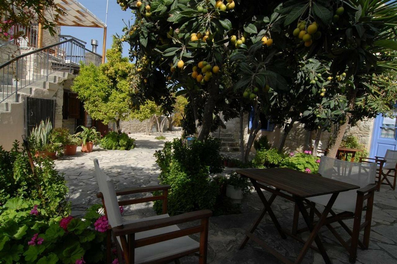 Traditional Village Houses Skarinou Exterior foto