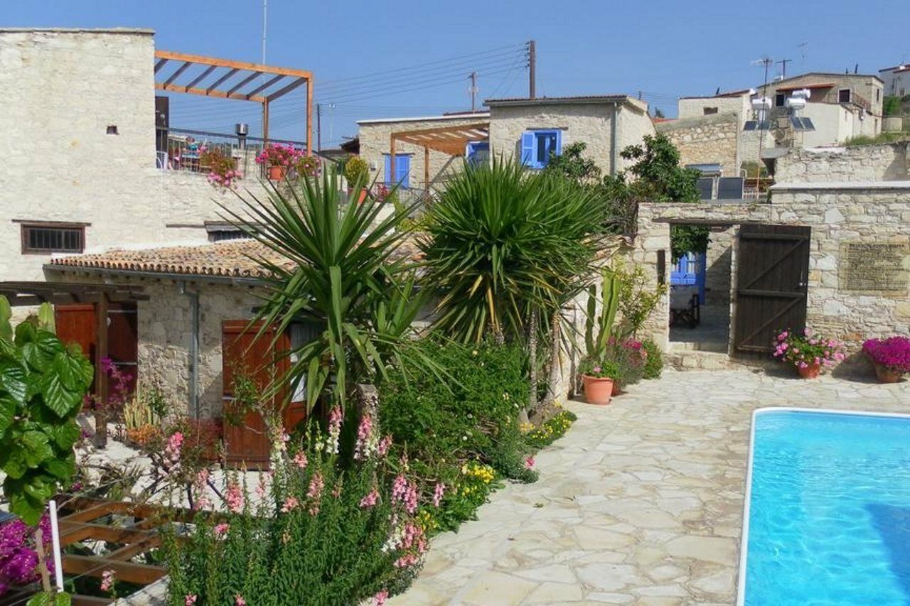 Traditional Village Houses Skarinou Exterior foto